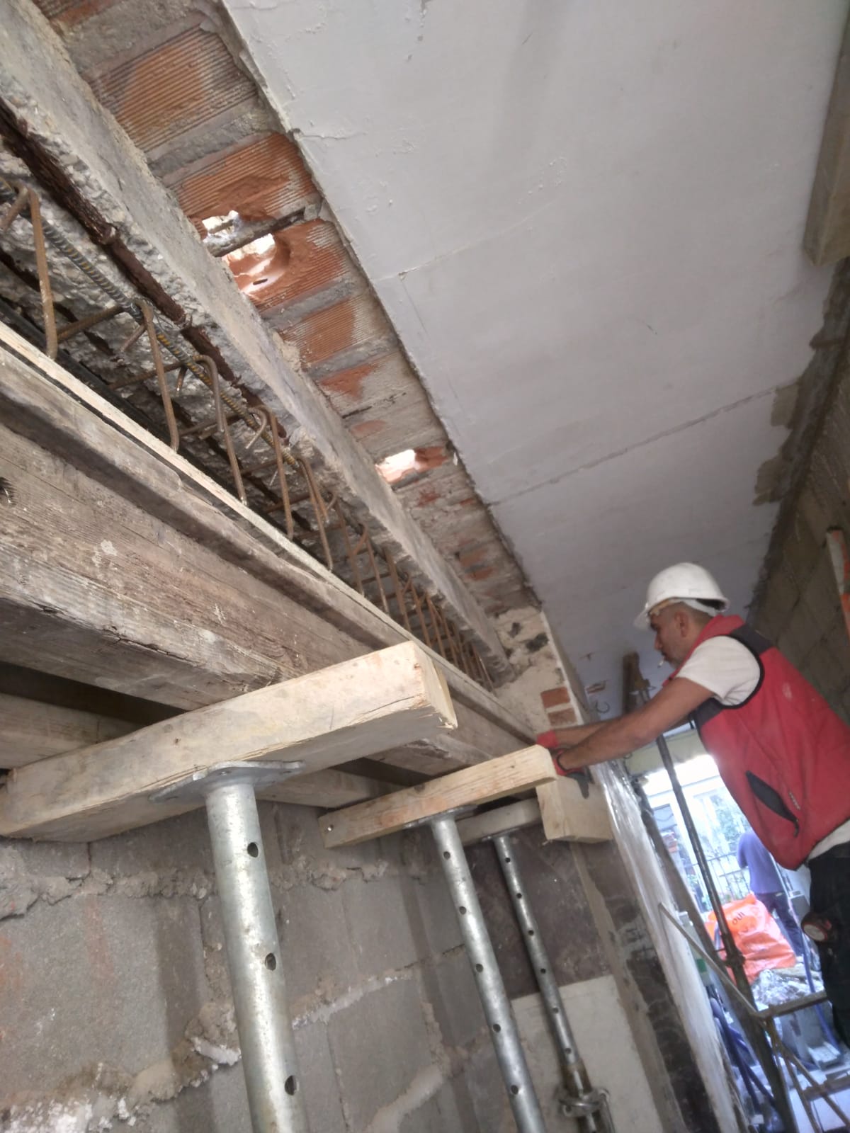 Reprise en sous-œuvre par puits et longrines à Bois-d'Arcy